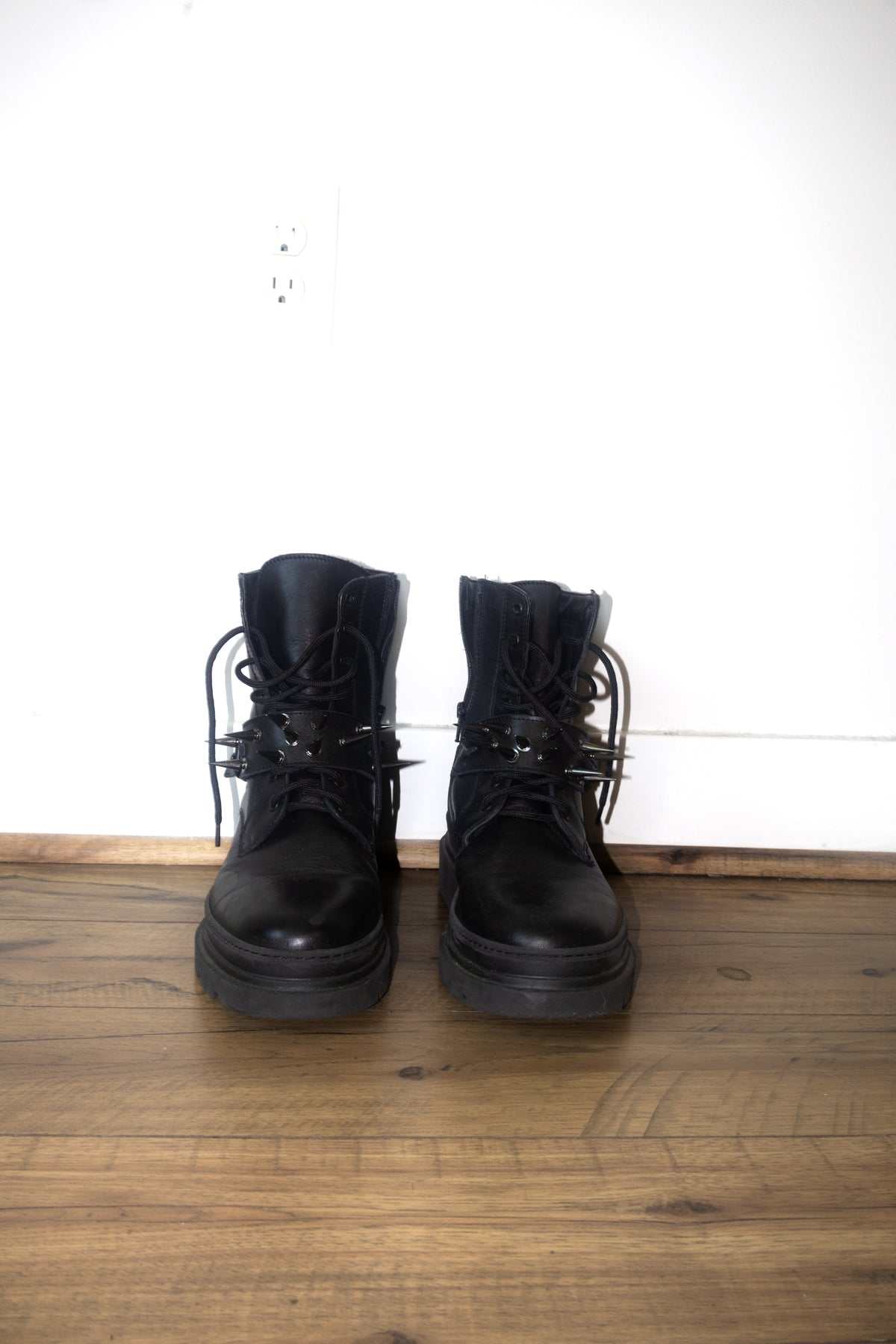 Pain Boots